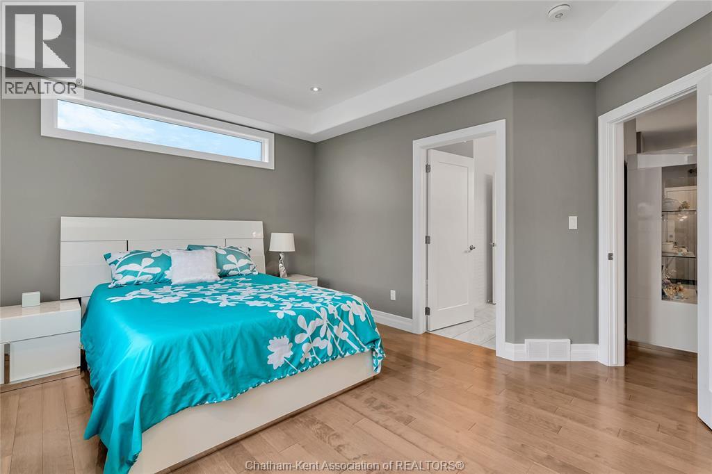 Photo 14 of 125 Cottage Place, Chatham ON