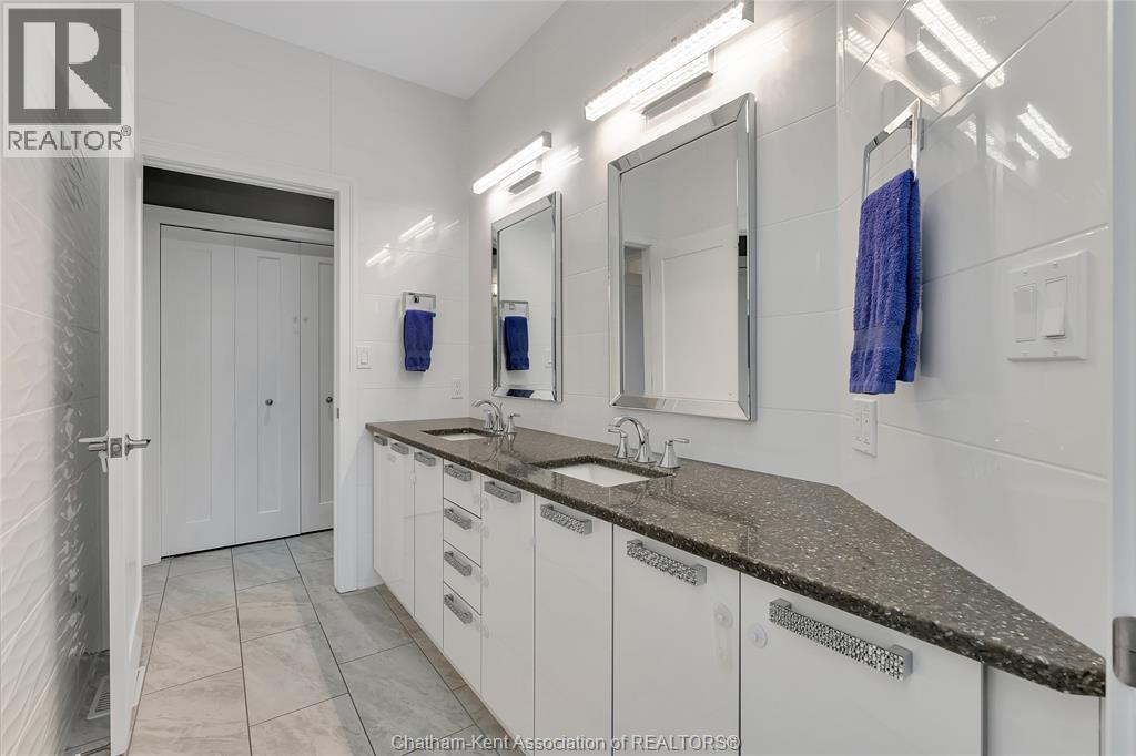 Photo 16 of 125 Cottage Place, Chatham ON