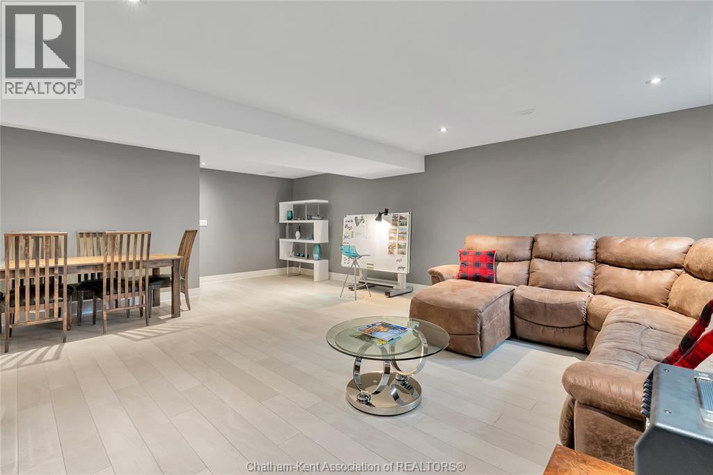 Photo 22 of 125 Cottage Place, Chatham ON