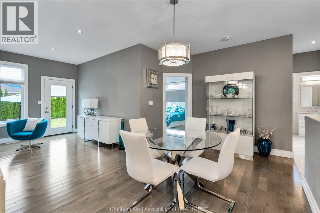 Photo 5 of 125 Cottage Place, Chatham ON
