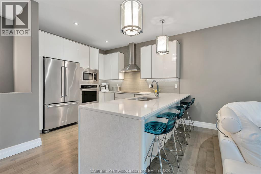 Photo 9 of 125 Cottage Place, Chatham ON