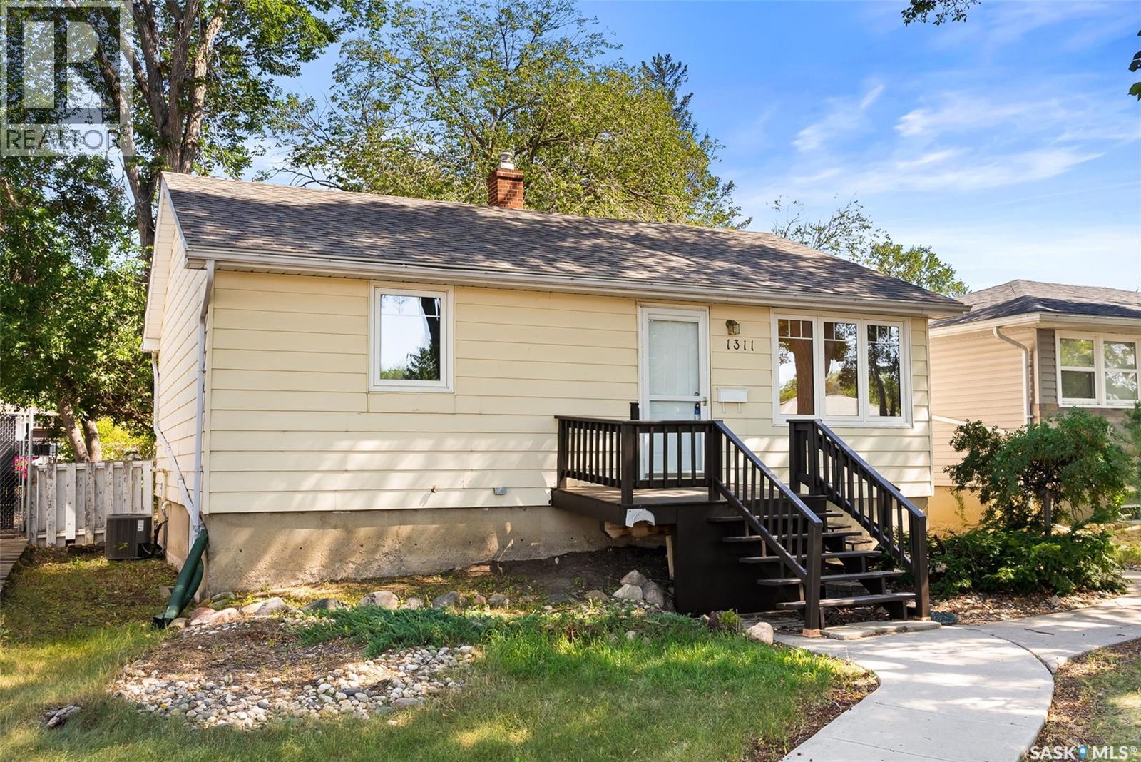 Single Family House Bungalow for Sale in  Horace STREET Regina 
