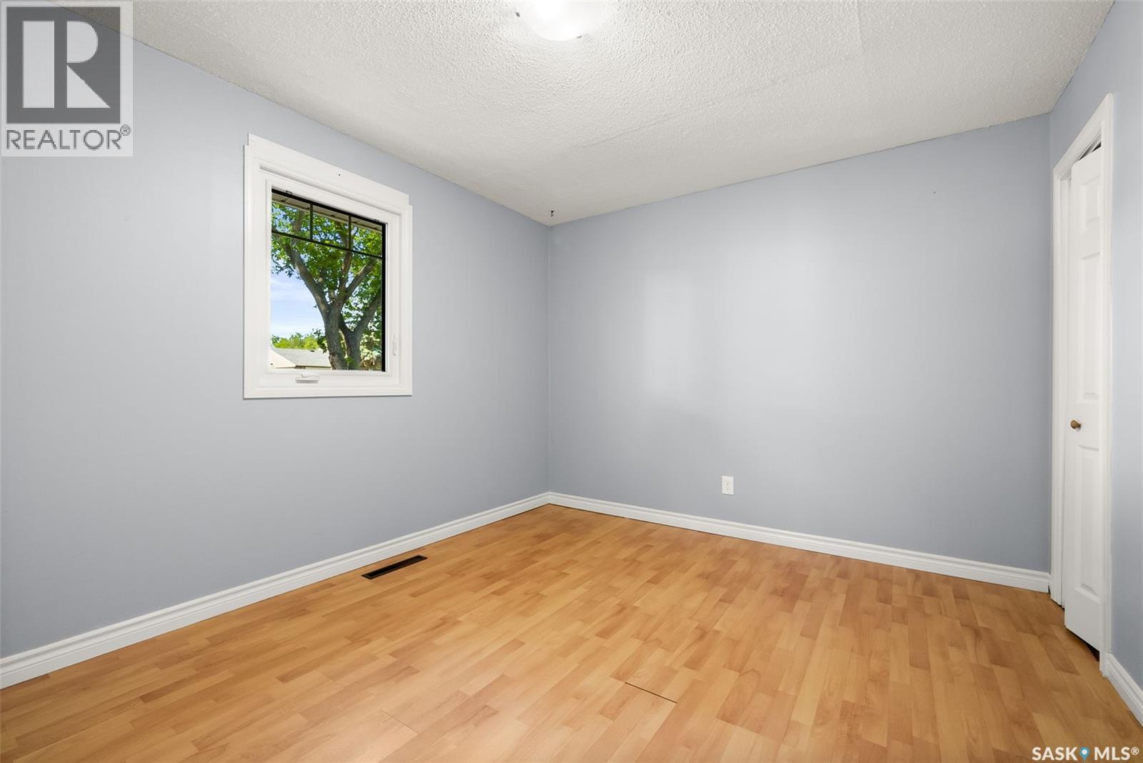 Single Family House Bungalow for Sale in  Horace STREET Regina 