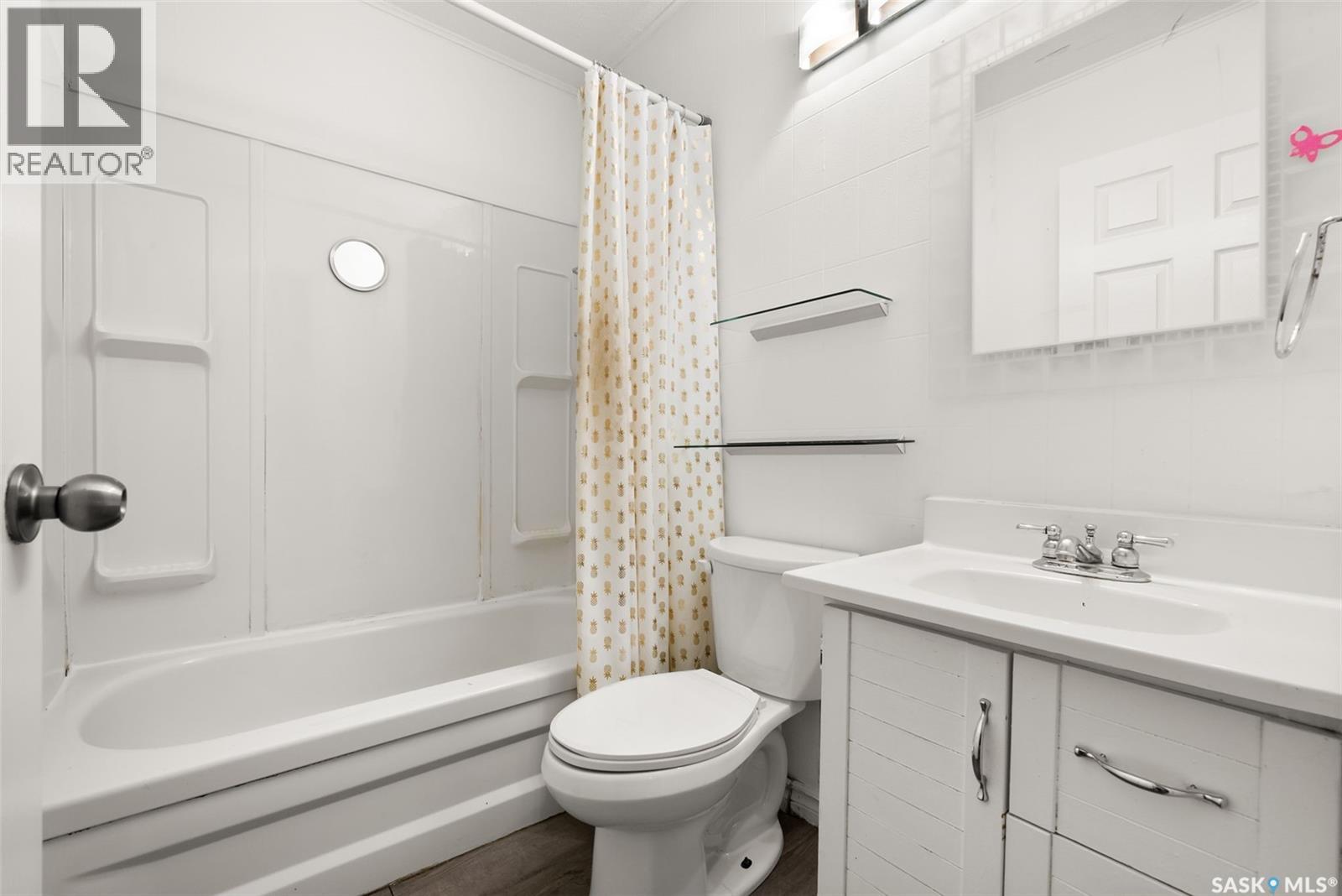 Single Family House Bungalow for Sale in  Horace STREET Regina 