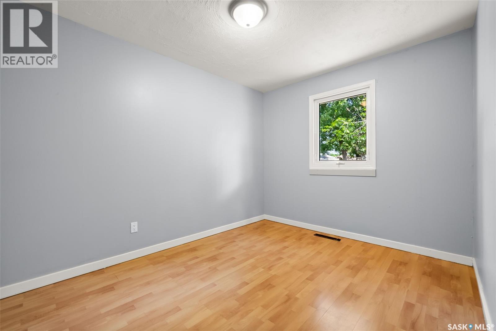 Single Family House Bungalow for Sale in  Horace STREET Regina 
