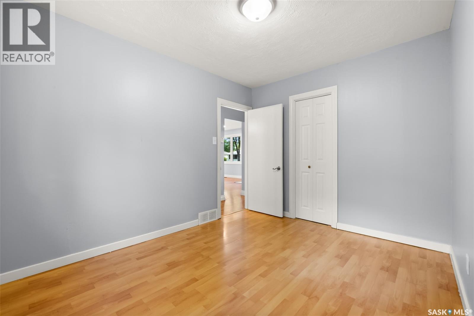 Single Family House Bungalow for Sale in  Horace STREET Regina 