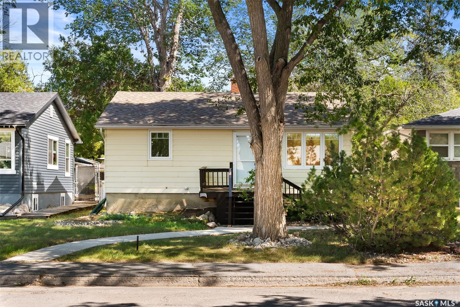 Single Family House Bungalow for Sale in  Horace STREET Regina 