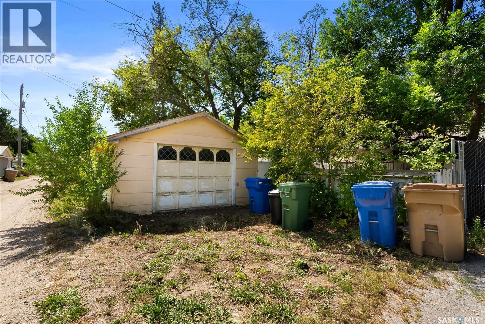 Single Family House Bungalow for Sale in  Horace STREET Regina 