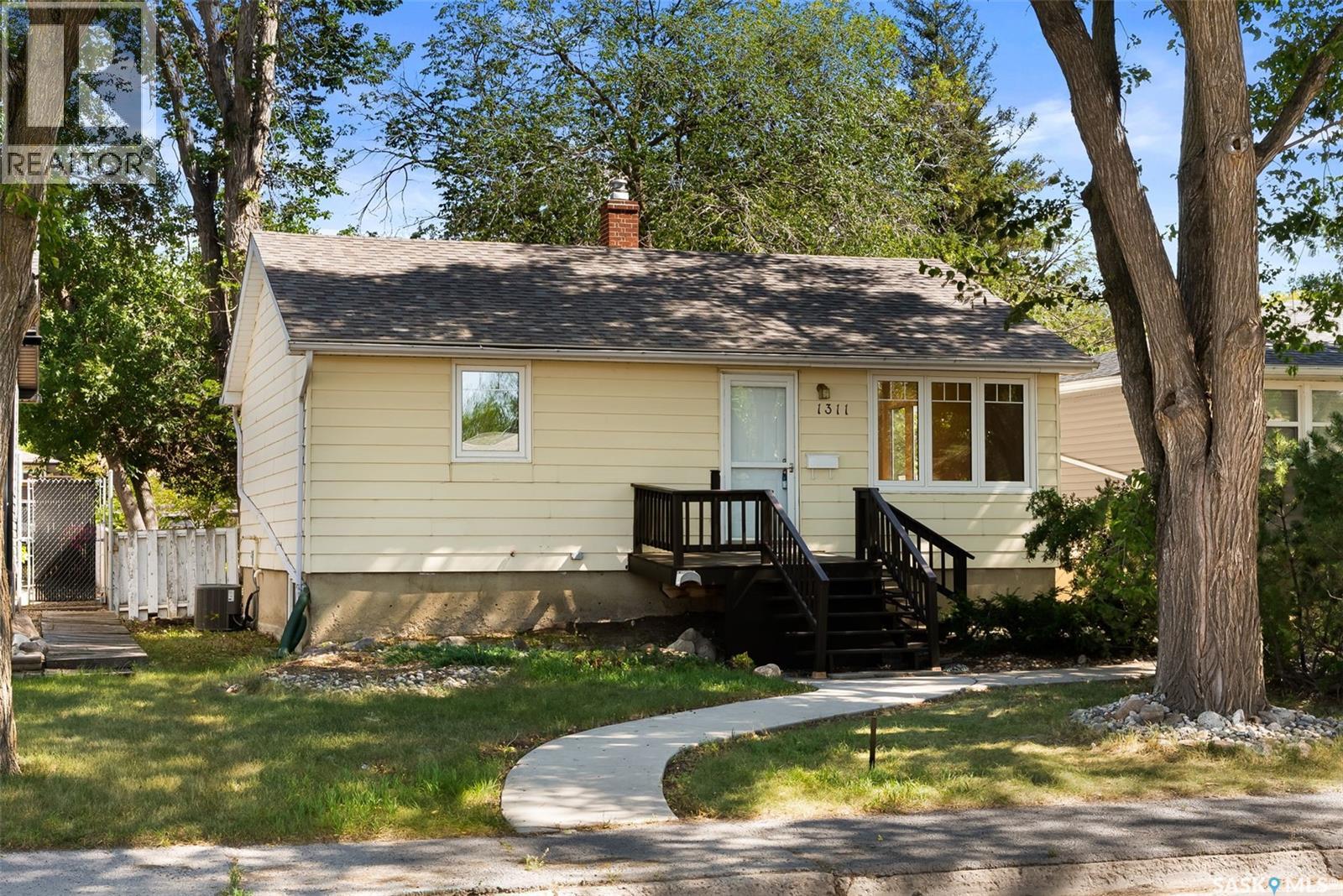 Single Family House Bungalow for Sale in  Horace STREET Regina 