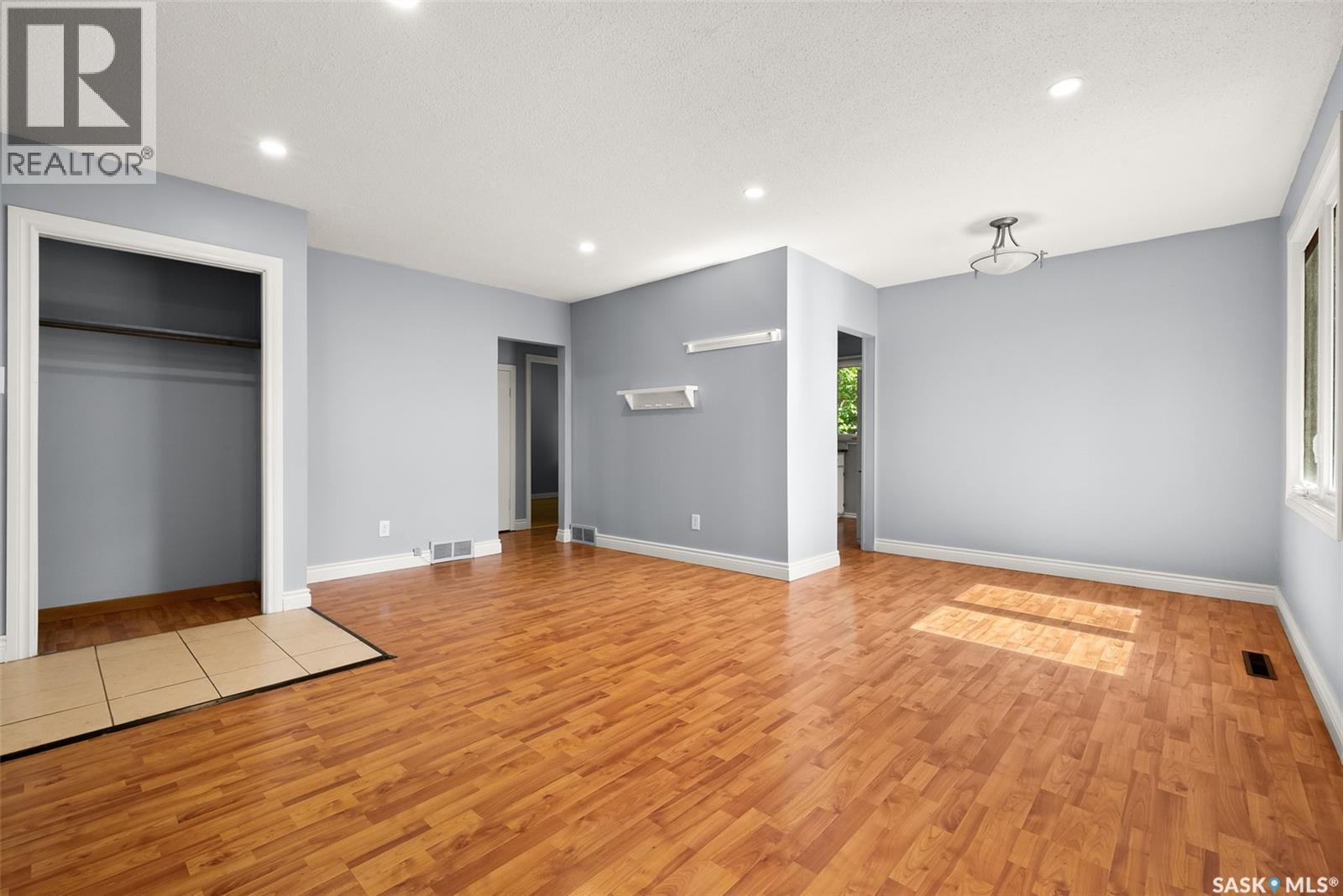 Single Family House Bungalow for Sale in  Horace STREET Regina 