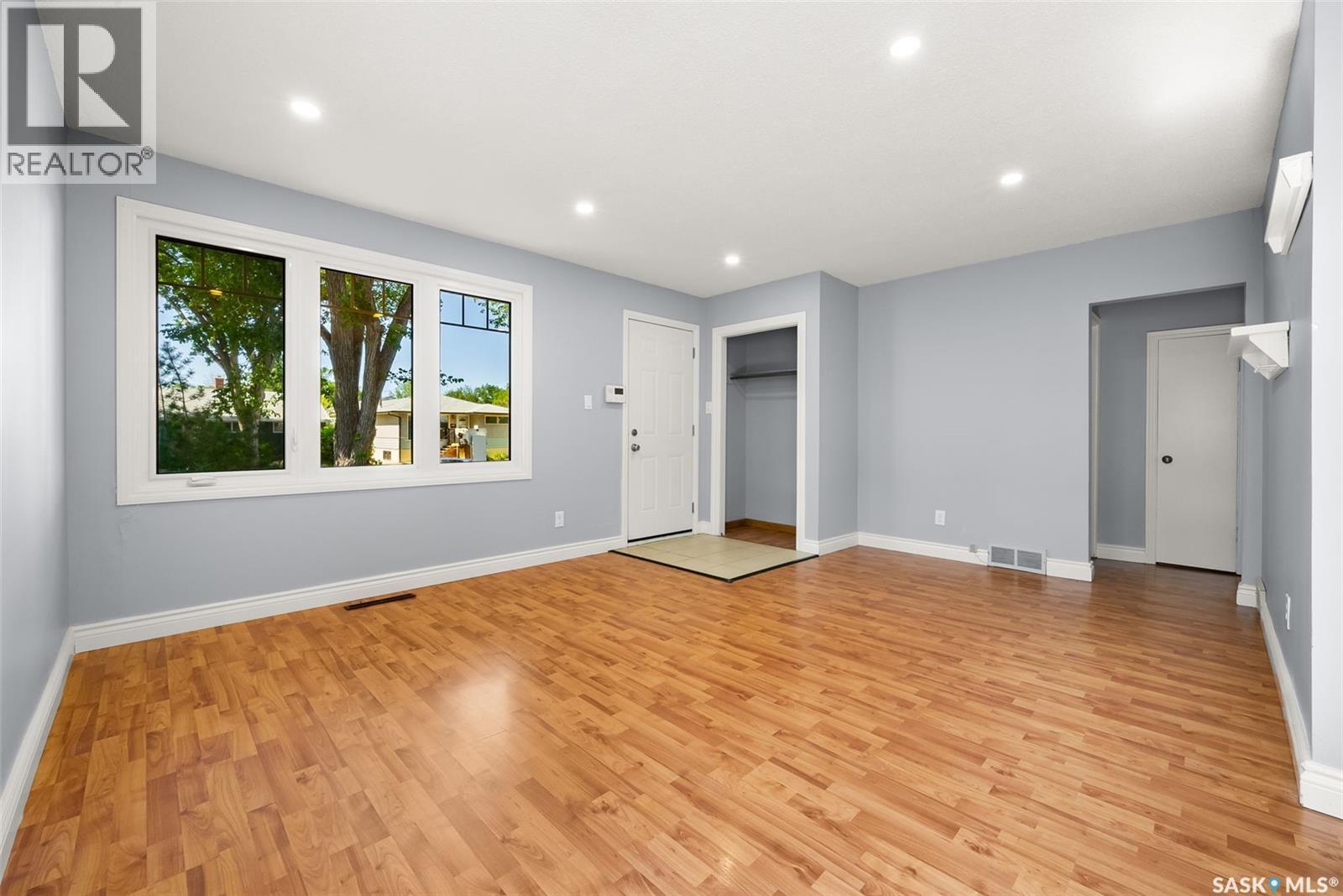 Single Family House Bungalow for Sale in  Horace STREET Regina 