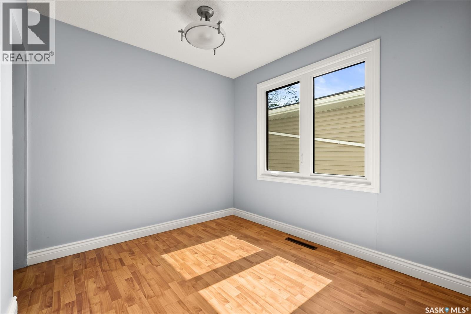 Single Family House Bungalow for Sale in  Horace STREET Regina 