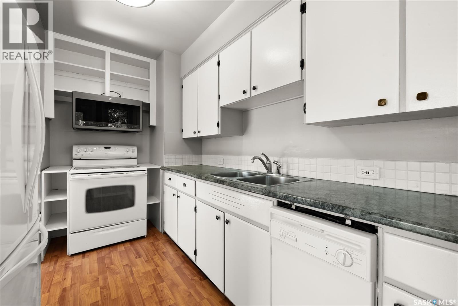 Single Family House Bungalow for Sale in  Horace STREET Regina 
