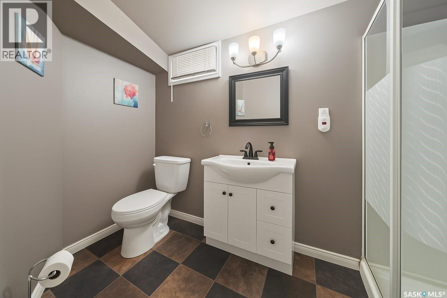 Photo 6 of 1708 12 Th Avenue N, Regina SK