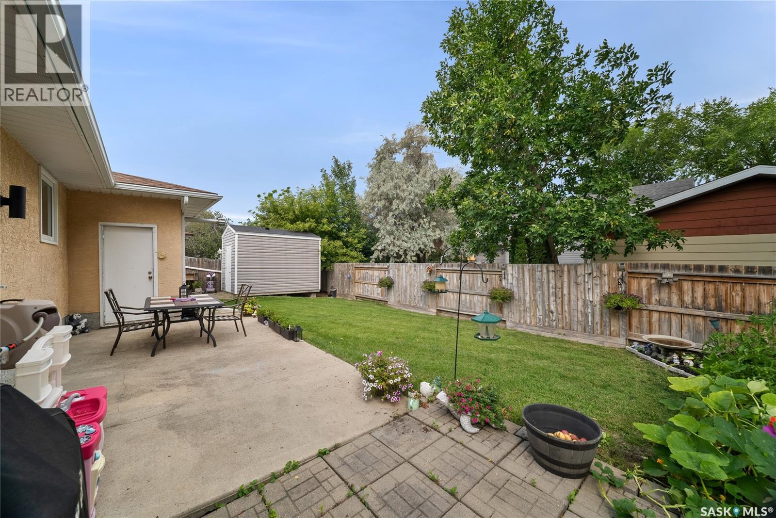 Photo 21 of 1708 12 Th Avenue N, Regina SK