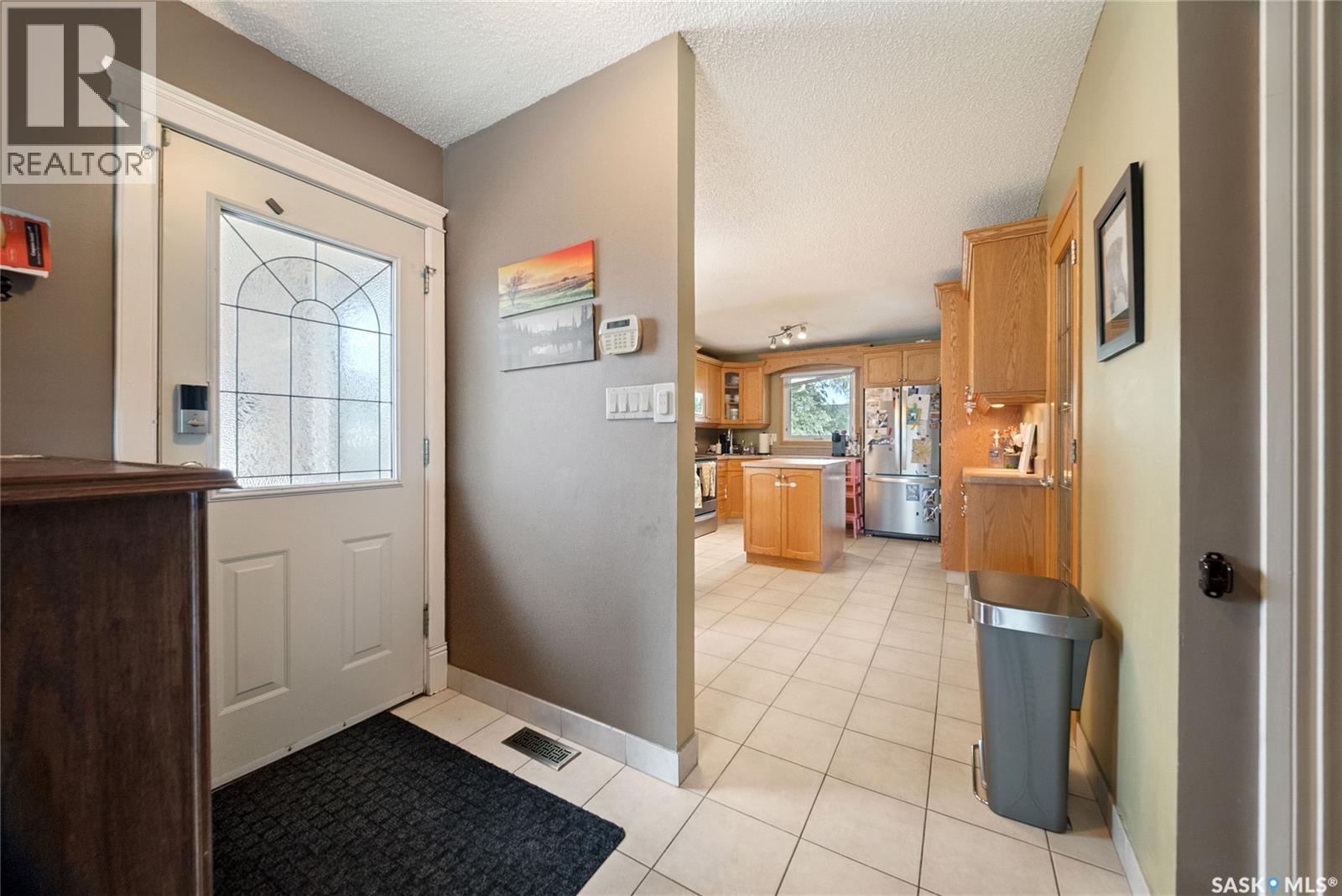 Photo 16 of 1708 12 Th Avenue N, Regina SK