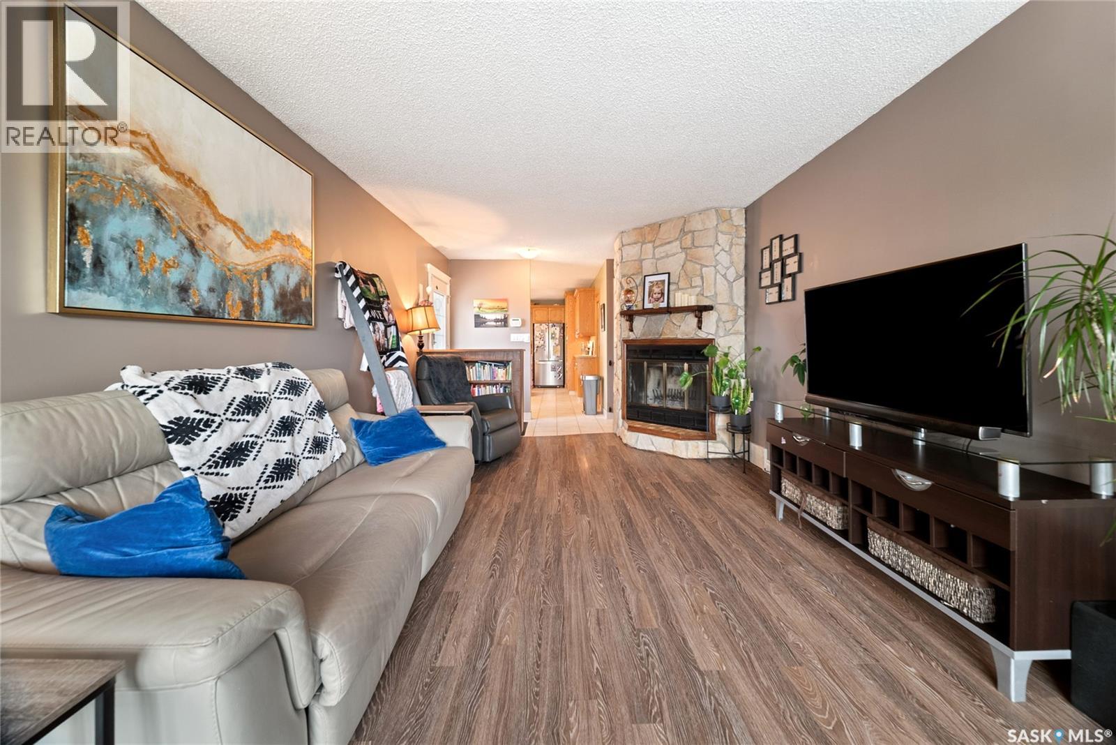 Photo 1 of 1708 12 Th Avenue N, Regina SK