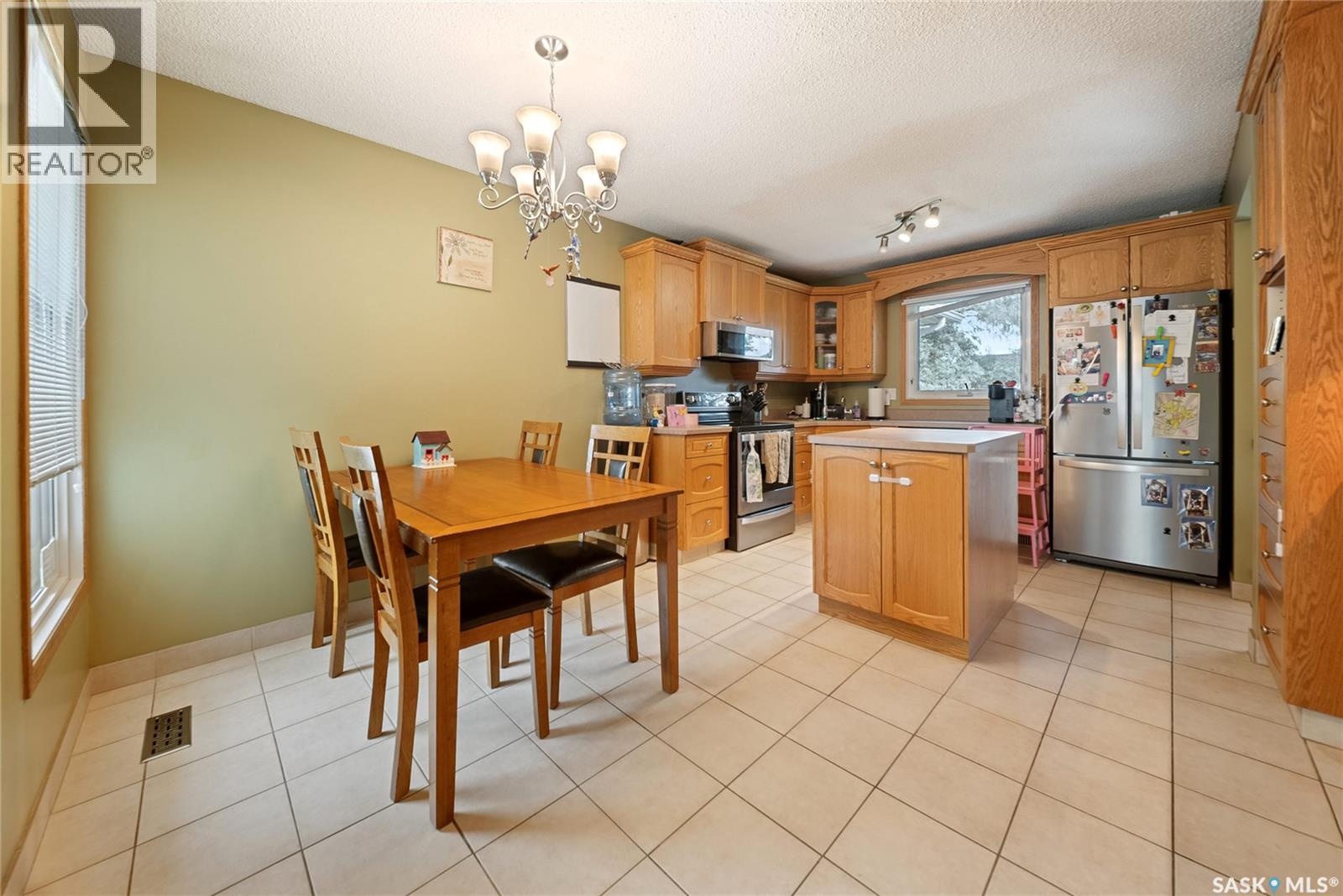 Photo 19 of 1708 12 Th Avenue N, Regina SK