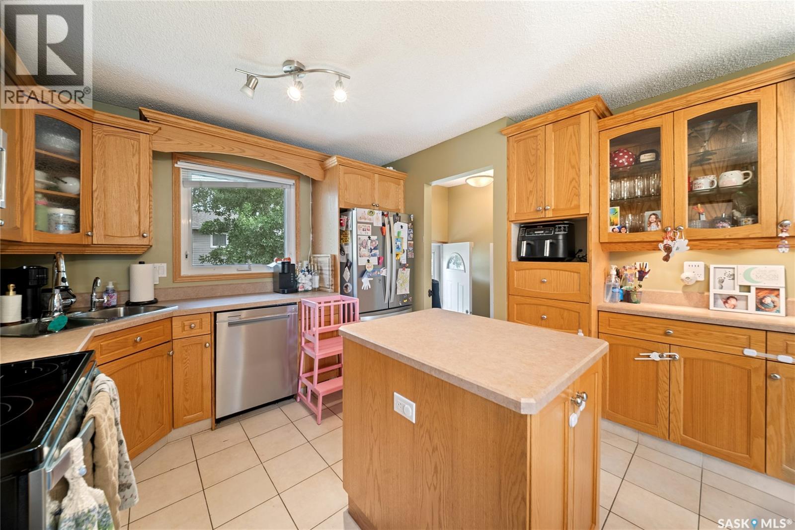 Photo 31 of 1708 12 Th Avenue N, Regina SK