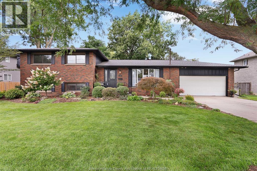 Photo 32 of 500 Bartlet Drive, Windsor ON
