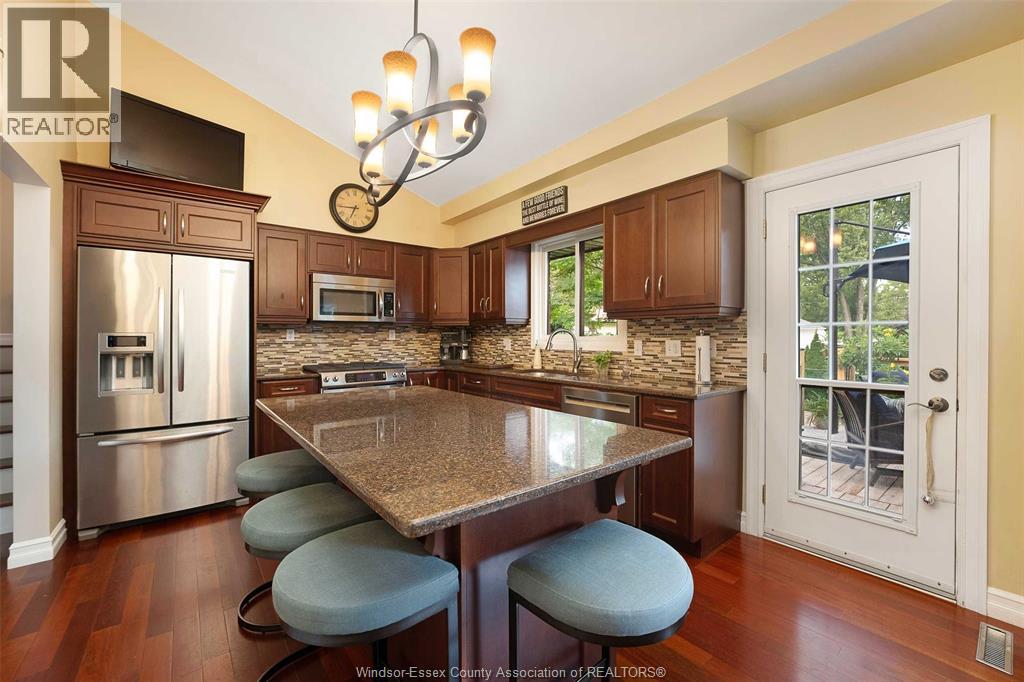 Photo 18 of 500 Bartlet Drive, Windsor ON