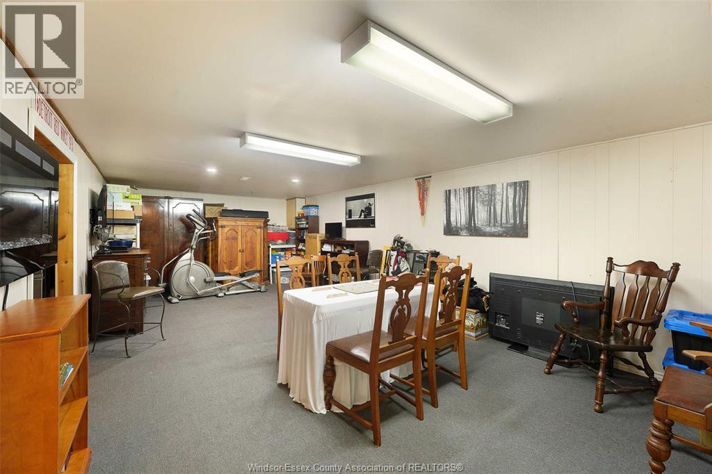 Photo 2 of 500 Bartlet Drive, Windsor ON