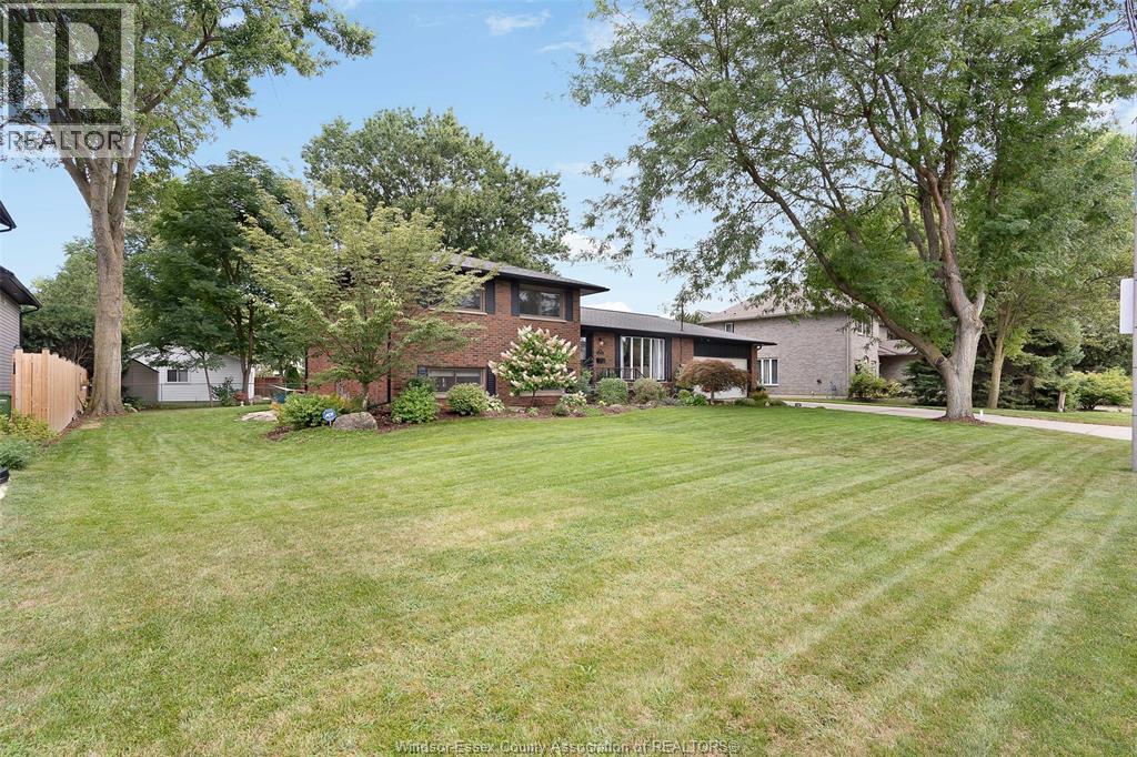Photo 10 of 500 Bartlet Drive, Windsor ON