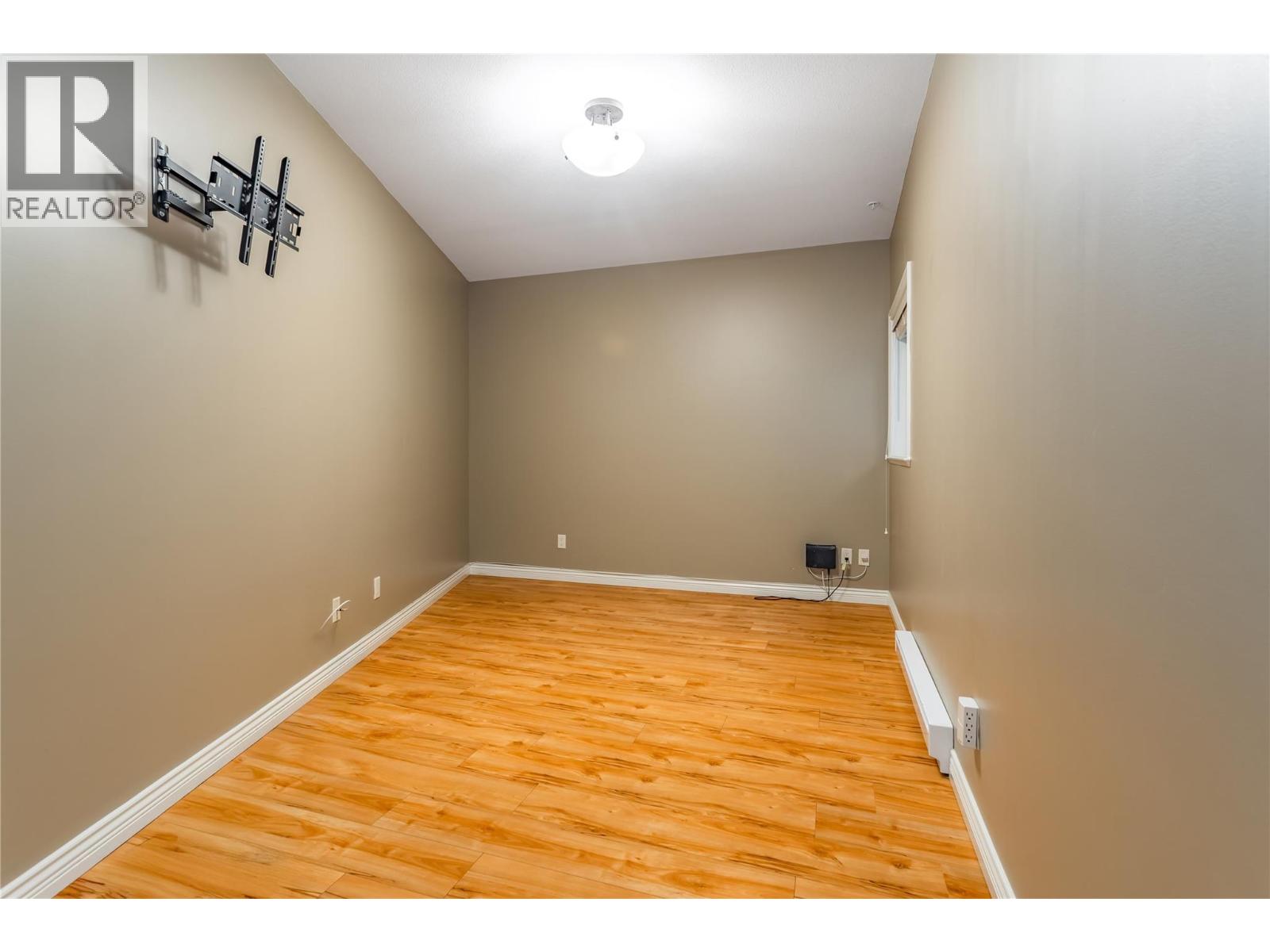 117 4433 Gordon Drive, Kelowna