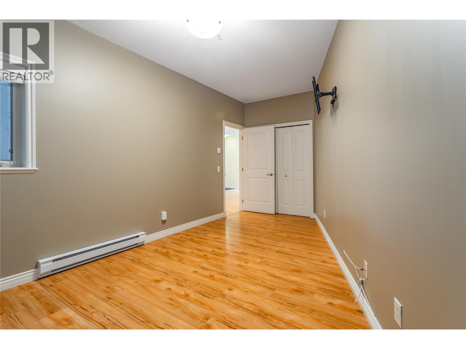 117 4433 Gordon Drive, Kelowna