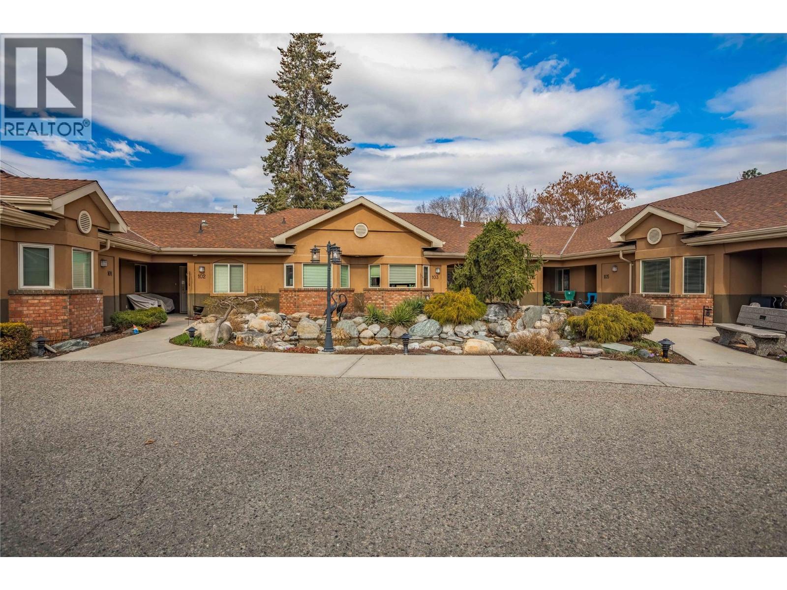 117 4433 Gordon Drive, Kelowna