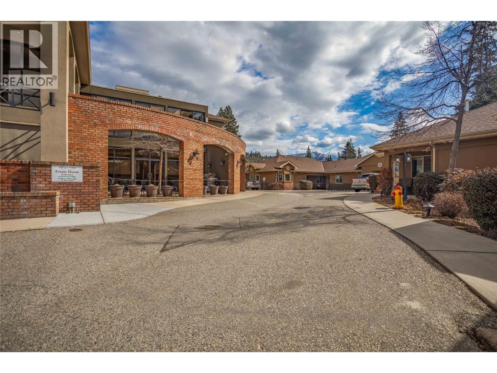 117 4433 Gordon Drive, Kelowna