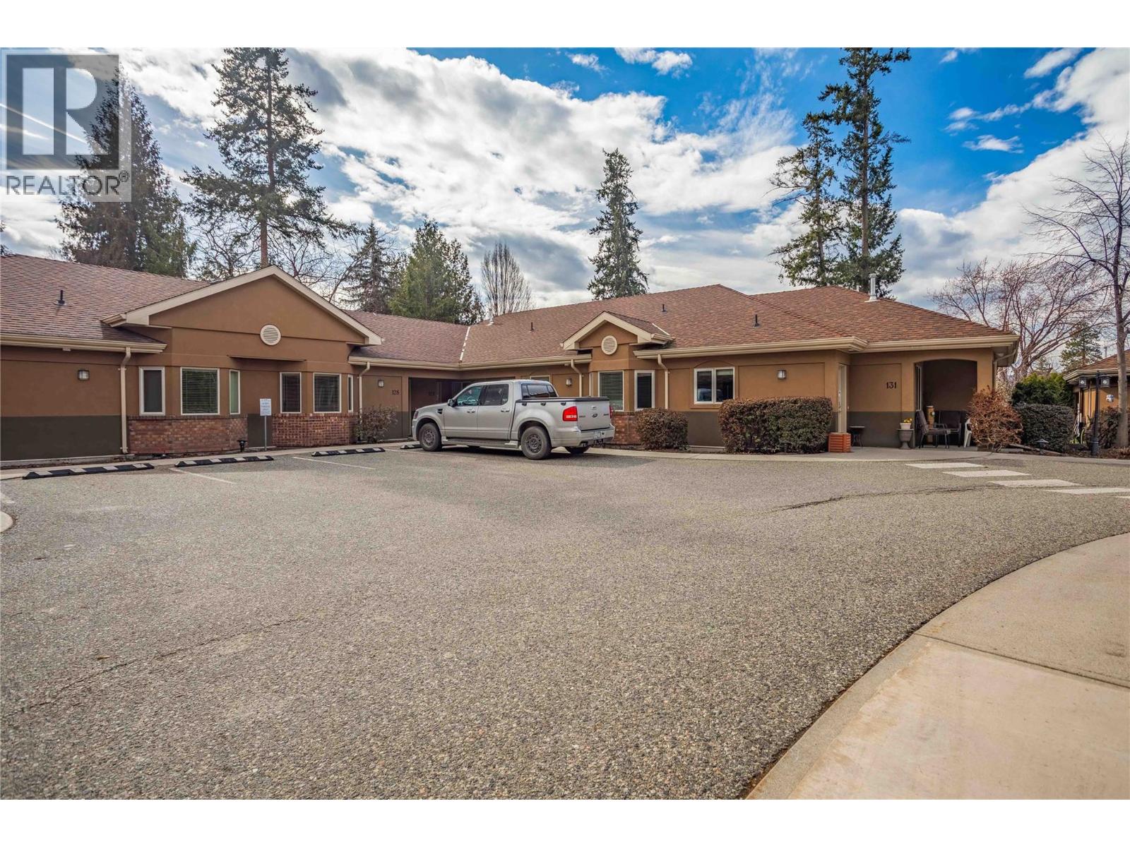 117 4433 Gordon Drive, Kelowna