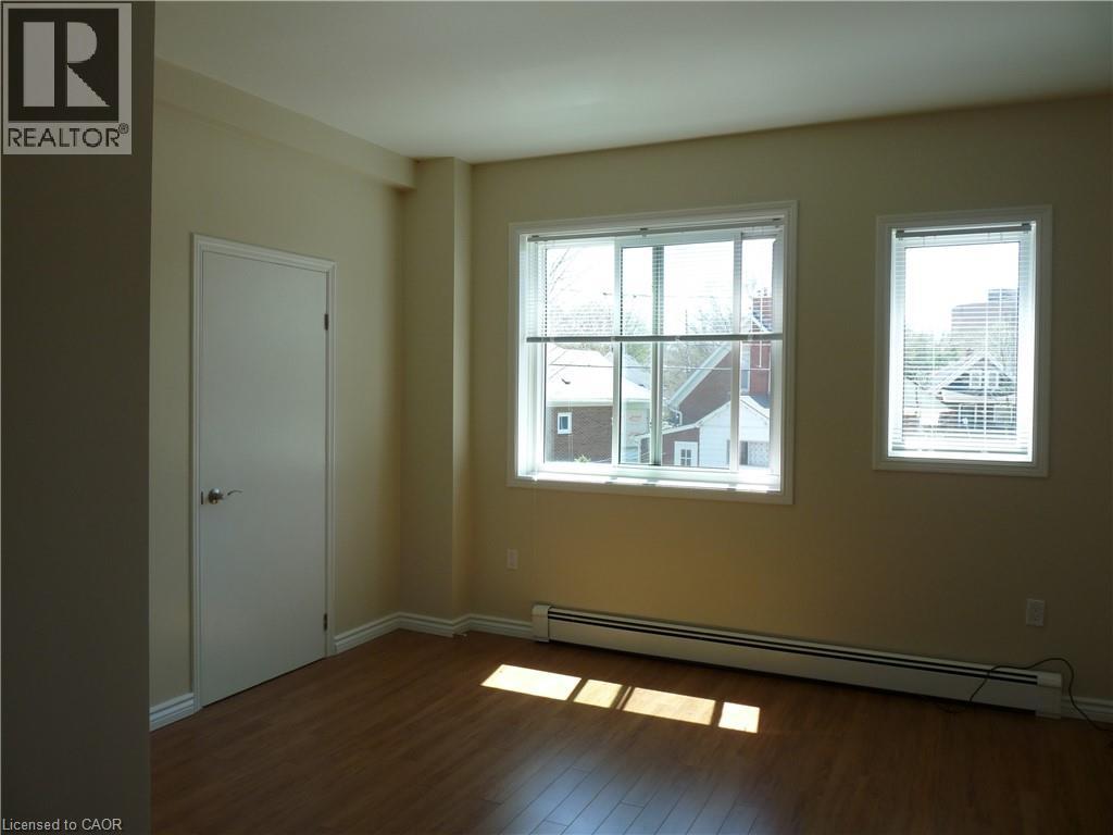 Photo 13 of 152 Homewood Avenue, Kitchener ON