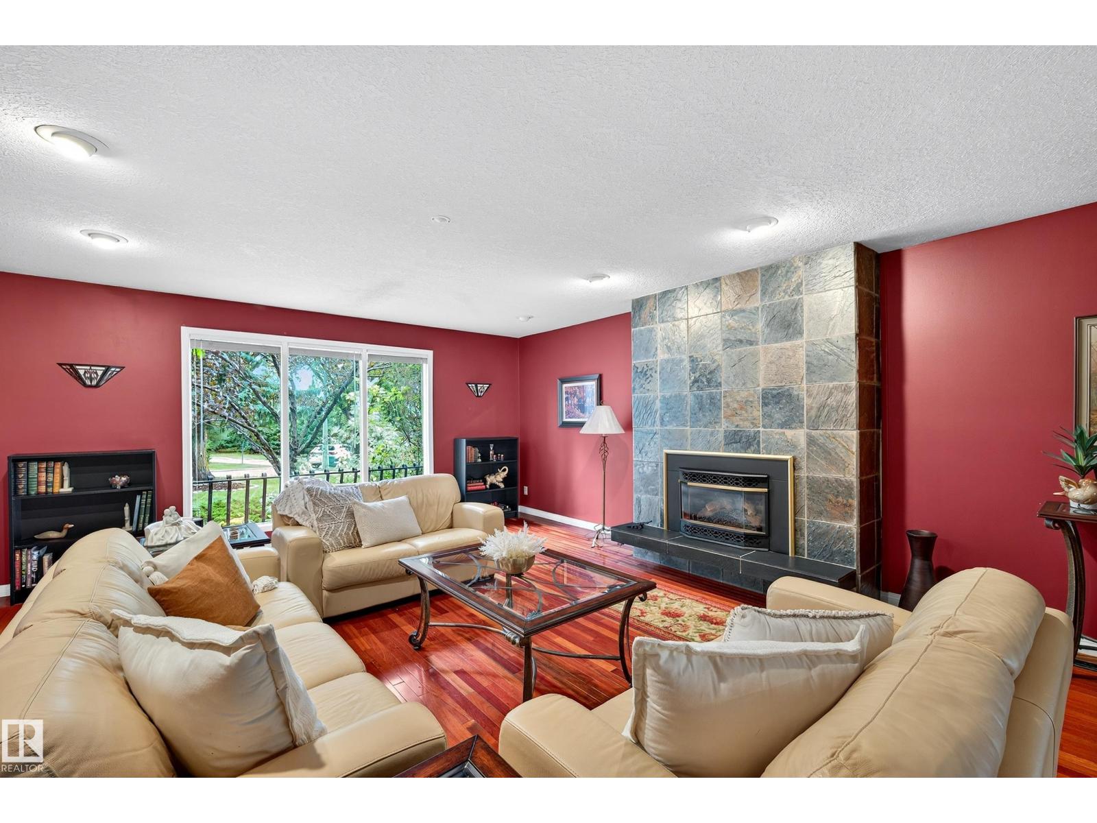 Photo 9 of 8 Greenwood Pl, St Albert AB