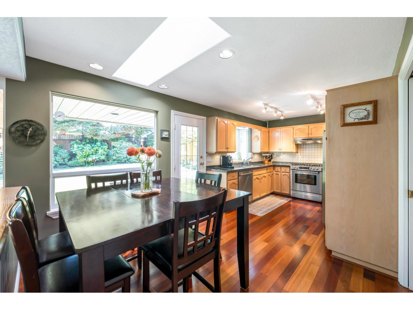 Photo 13 of 925 161 B Street, Surrey BC