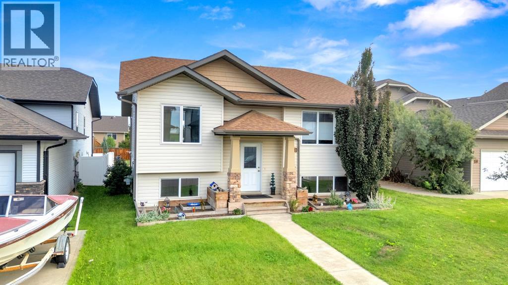 Photo 3 of 30 Bowman Circle, Sylvan Lake AB