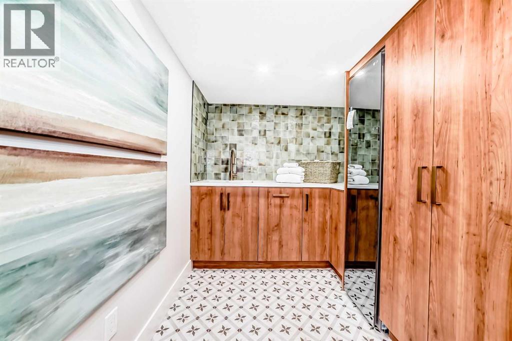 Single Family House Bungalow for Sale in  Vandyke Place NW Varsity Calgary 