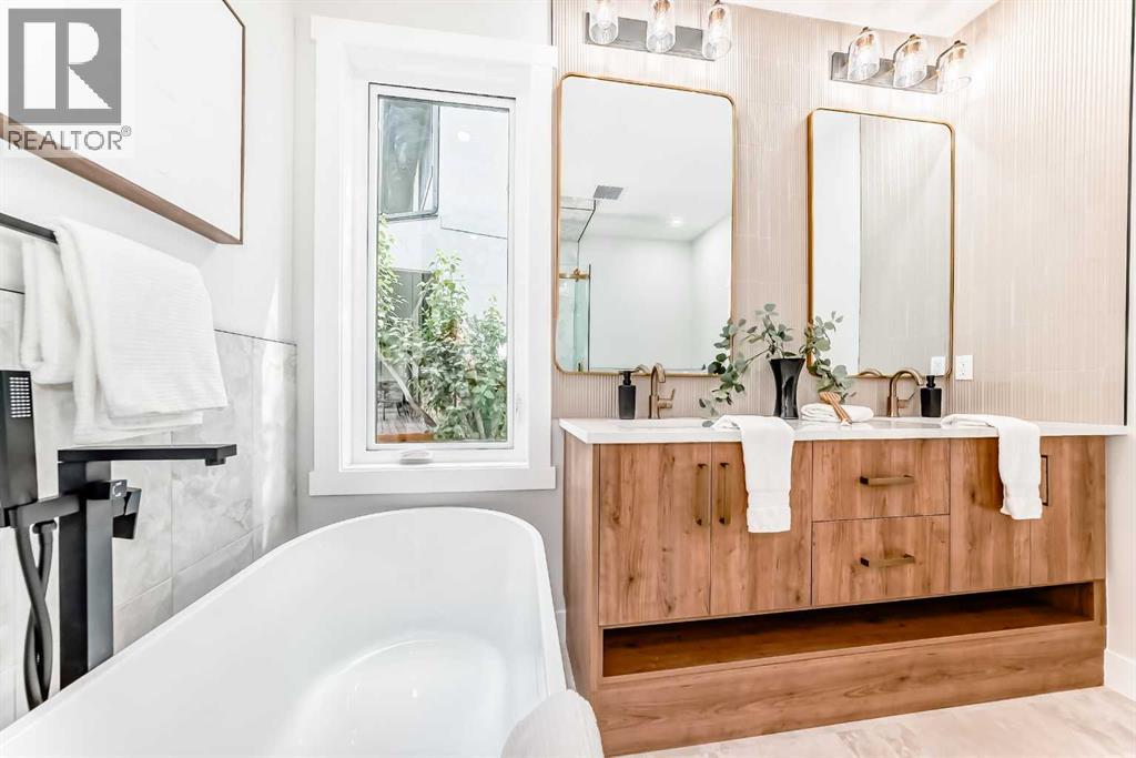 Single Family House Bungalow for Sale in  Vandyke Place NW Varsity Calgary 