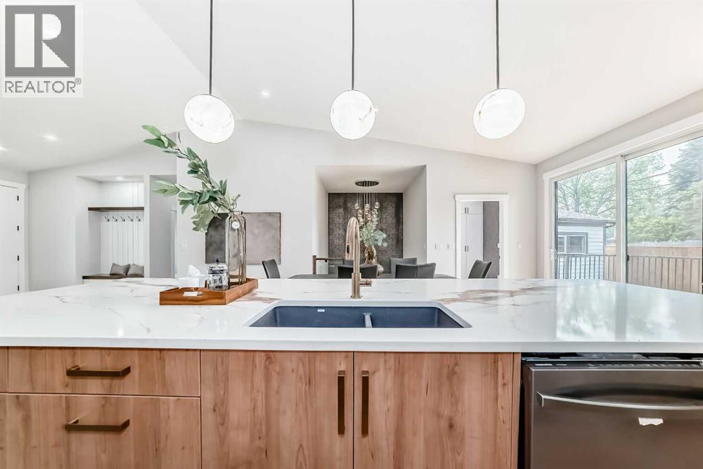 Single Family House Bungalow for Sale in  Vandyke Place NW Varsity Calgary 