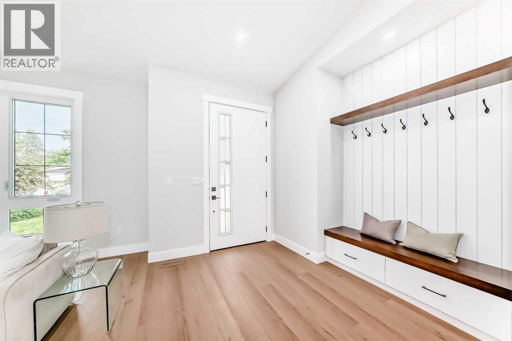 Single Family House Bungalow for Sale in  Vandyke Place NW Varsity Calgary 