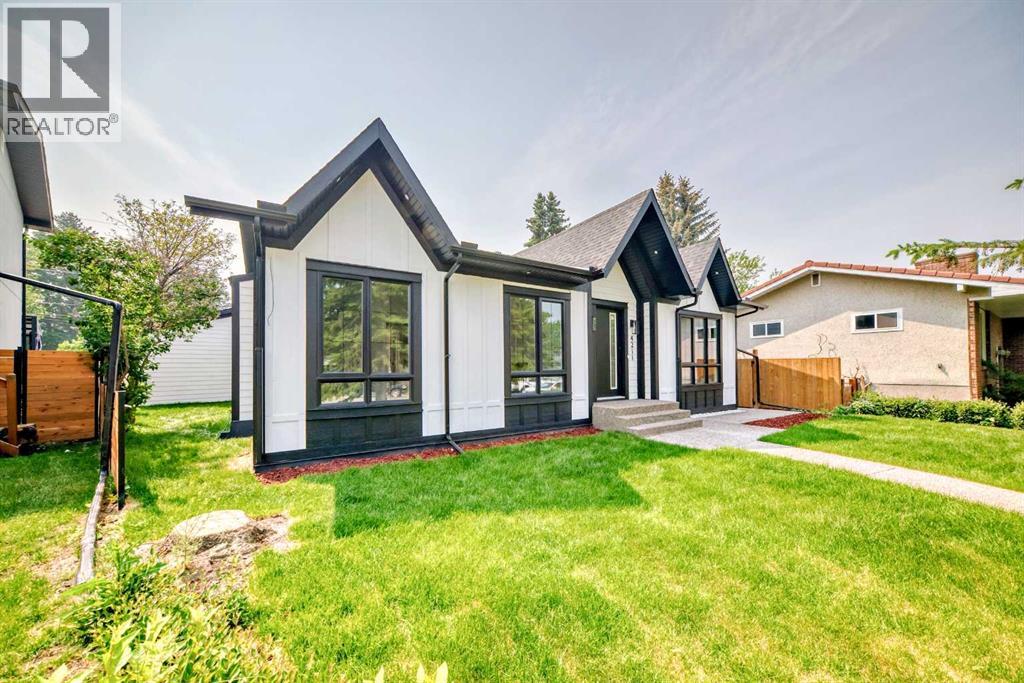Single Family House Bungalow for Sale in  Vandyke Place NW Varsity Calgary 