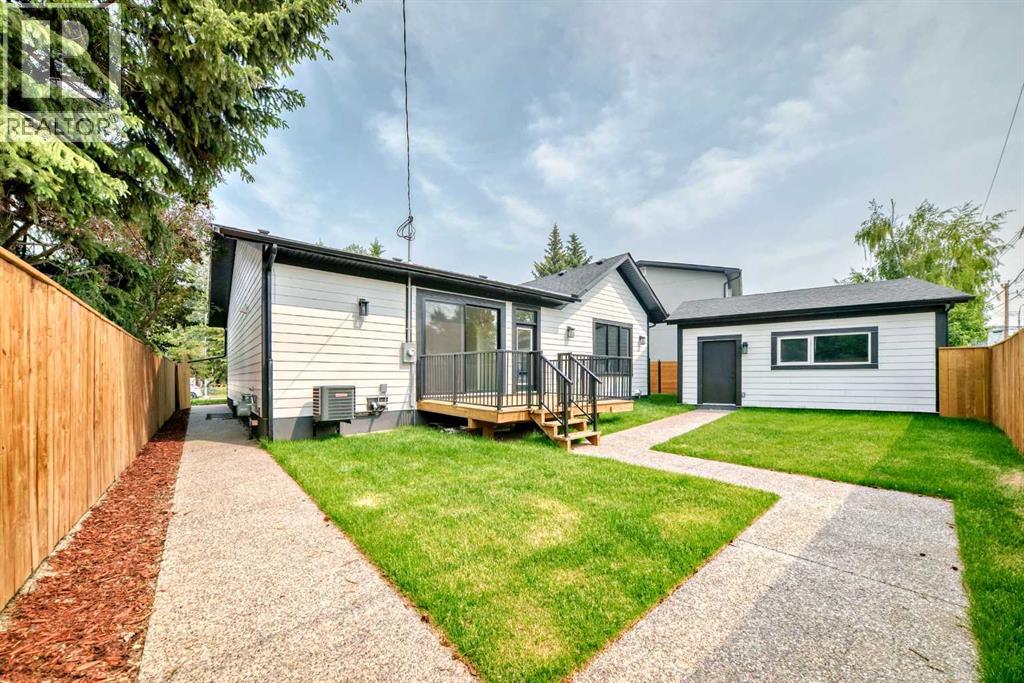 Single Family House Bungalow for Sale in  Vandyke Place NW Varsity Calgary 