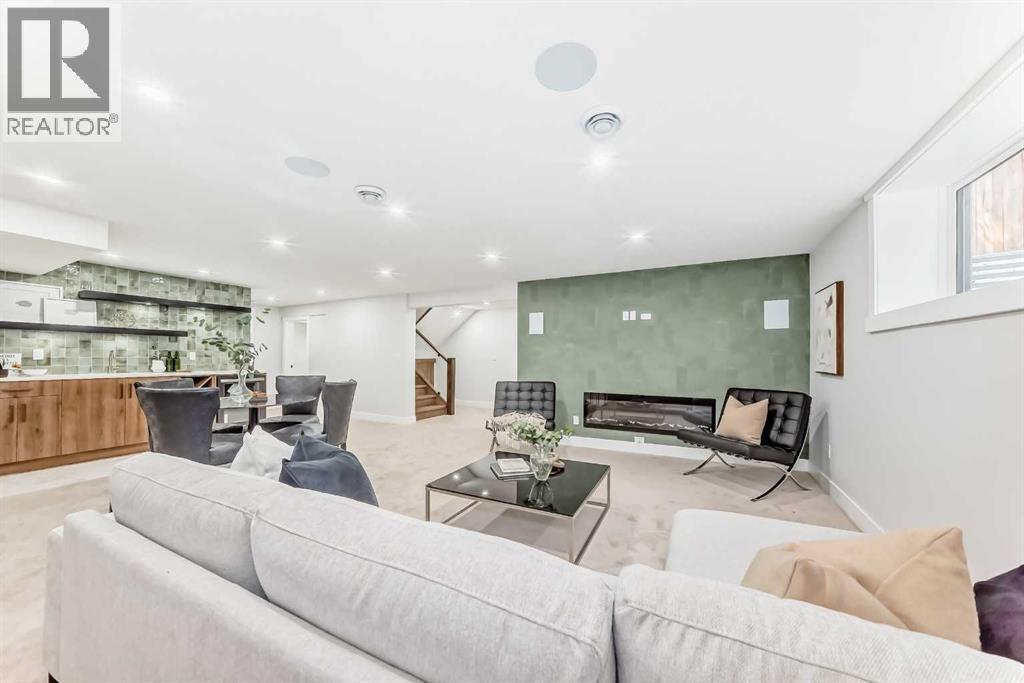 Single Family House Bungalow for Sale in  Vandyke Place NW Varsity Calgary 