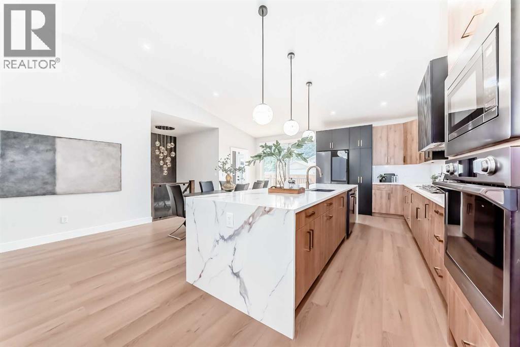 Single Family House Bungalow for Sale in  Vandyke Place NW Varsity Calgary 