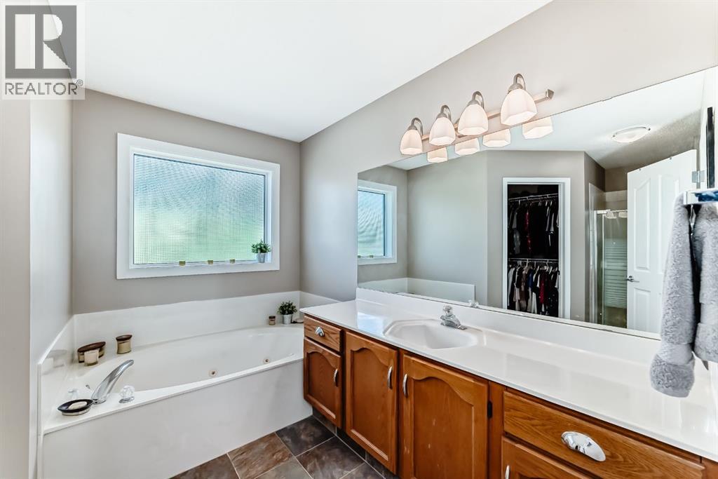 Photo 22 of 6 Gleneagles Close, Cochrane AB