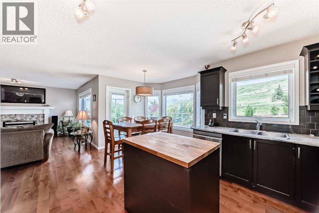 Photo 27 of 6 Gleneagles Close, Cochrane AB