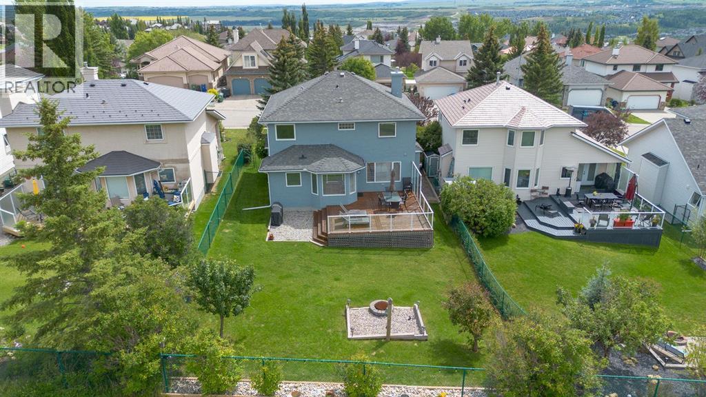 Photo 3 of 6 Gleneagles Close, Cochrane AB