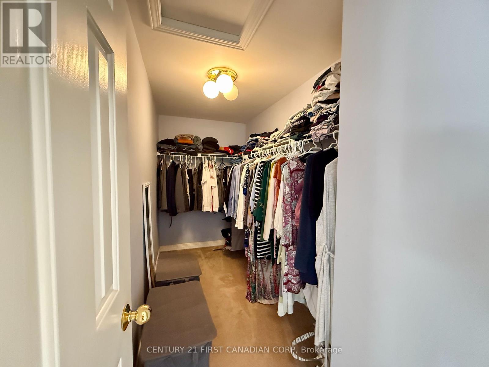 Photo 14 of 38 Jennifer Gardens, London North ON