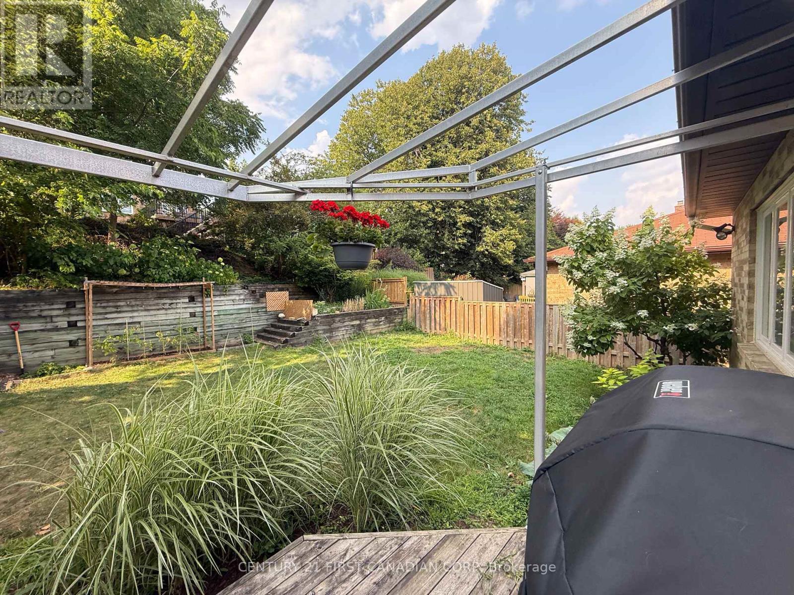 Photo 6 of 38 Jennifer Gardens, London North ON