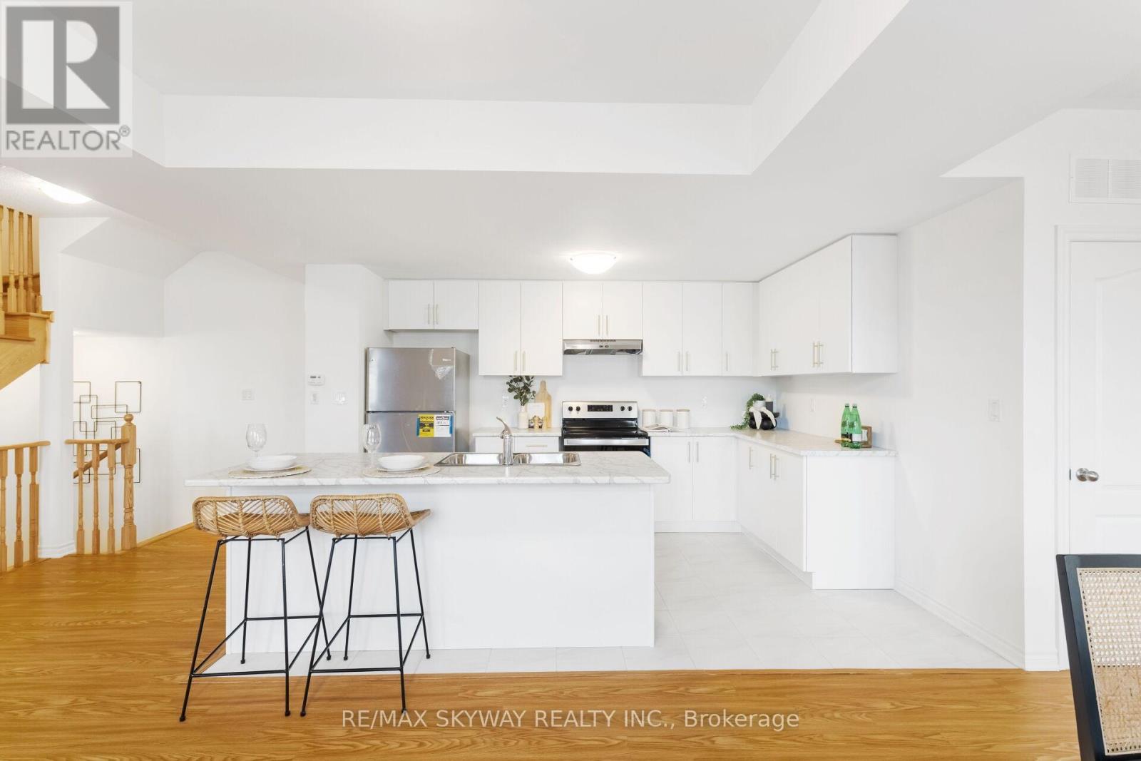 Photo 12 of 26 Springdale Avenue, Caledon ON